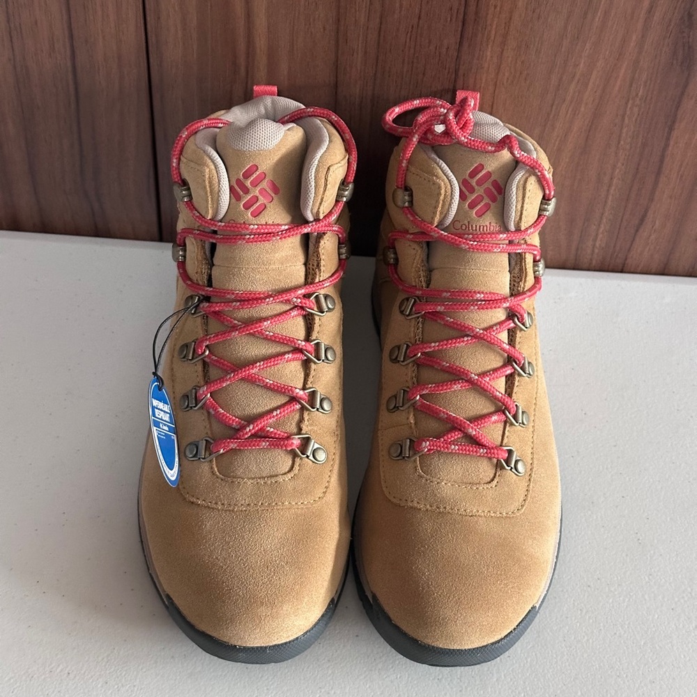 NWT. Columbia Womens W Yoncalla Suede Wp
Hiking Boots Size 9 - Picture 4 of 15